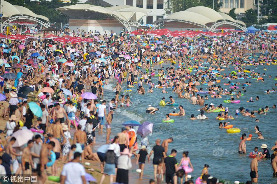 Pejalan Kaki dilarang Lewat Pintu Selatan Stasiun Senen Warga Keberatan.
